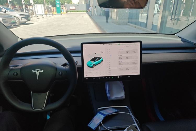 Used Tesla Model Y 2022 Rear-Wheel-Drive Version Center Console