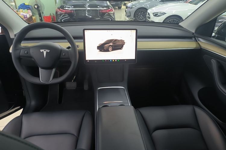 Used Tesla Model Y 2022 Revised Version Rear-Wheel Drive Center Console