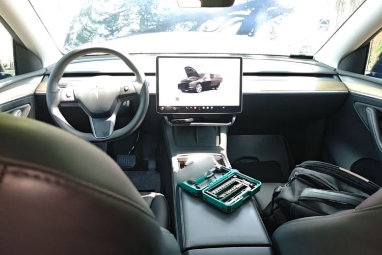 Used Tesla Model Y 2022 Revised Version Rear-Wheel Drive Center Console