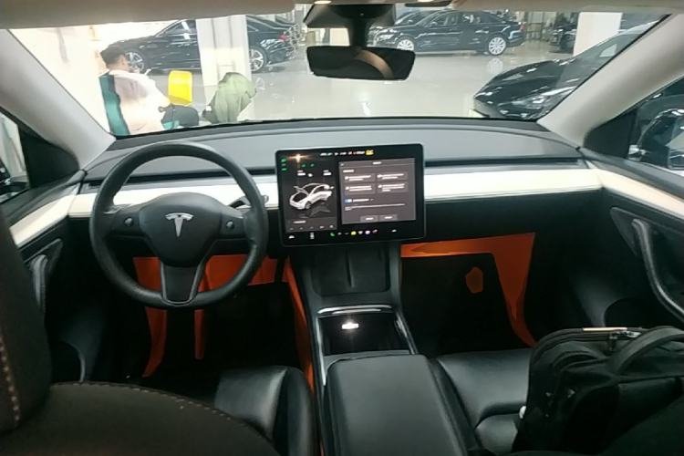 Used Tesla Model Y 2022 Revised Version Long-Range All-Wheel Drive Center Console