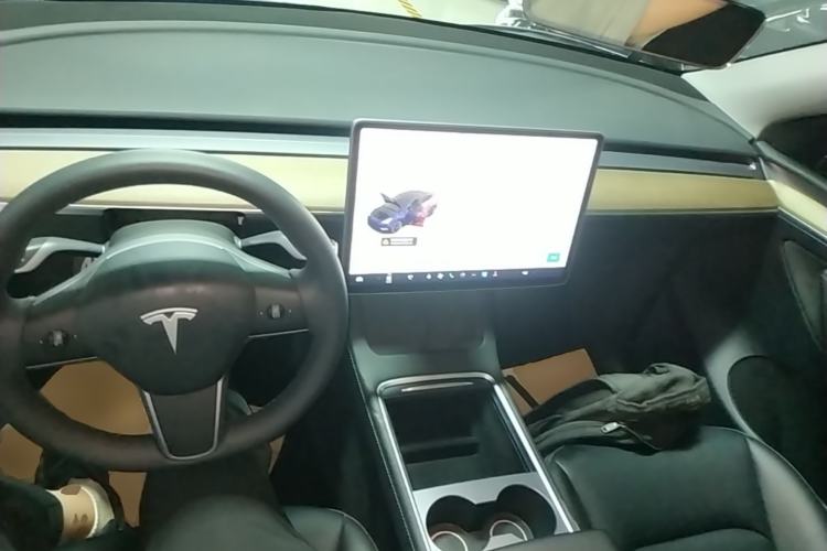 Used Tesla Model Y 2022 Revised Version Long-Range All-Wheel Drive Center Console