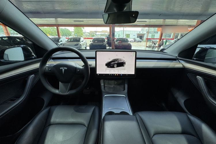 Used Tesla Model Y 2022 Rear-Wheel-Drive Version Center Console