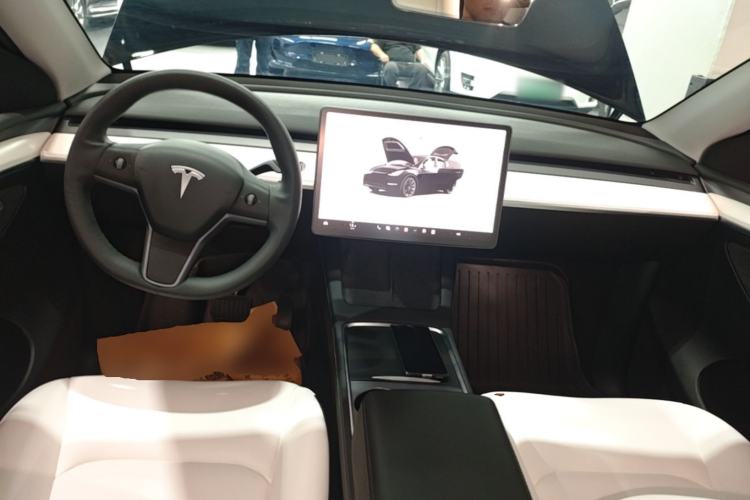 Used Tesla Model Y 2022 Revised Version Rear-Wheel Drive Center Console