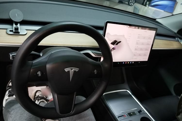 Used Tesla Model Y 2022 Revised Version Rear-Wheel Drive Center Console