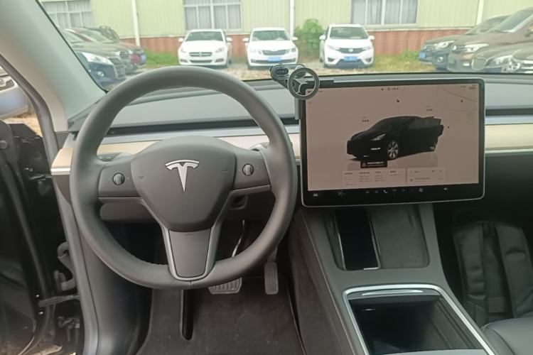 Used Tesla Model Y 2022 Revised Version Rear-Wheel Drive Center Console