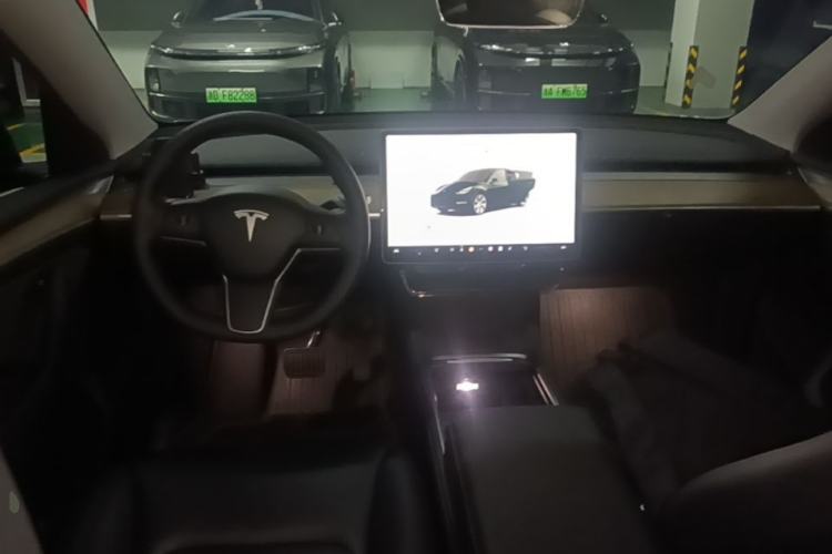 Used Tesla Model Y 2022 Revised Version Rear-Wheel Drive Center Console