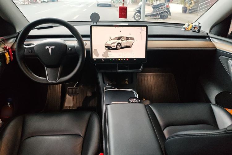 Used Tesla Model Y 2022 Rear-Wheel-Drive Version Center Console