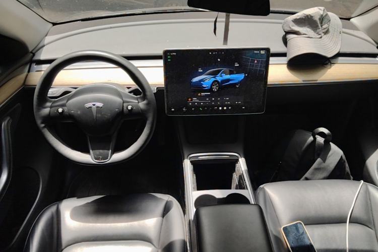 Used Tesla Model Y 2022 Revised Version Rear-Wheel Drive Center Console