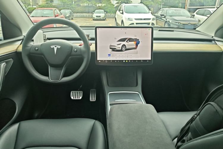 Used Tesla Model Y 2022 Revised Version Long-Range All-Wheel Drive Center Console