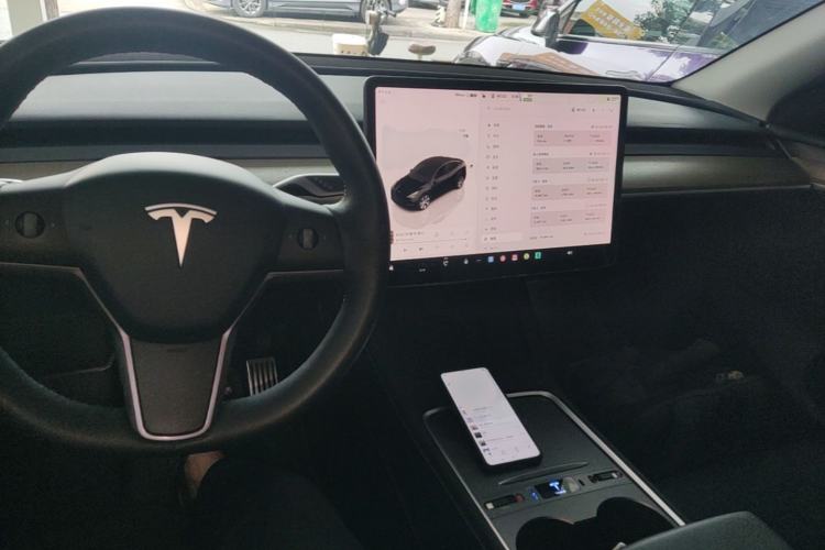 Used Tesla Model Y 2022 Revised Version Long-Range All-Wheel Drive Center Console