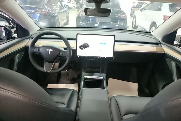 Used Tesla Model Y 2022 Rear-Wheel-Drive Version Center Console