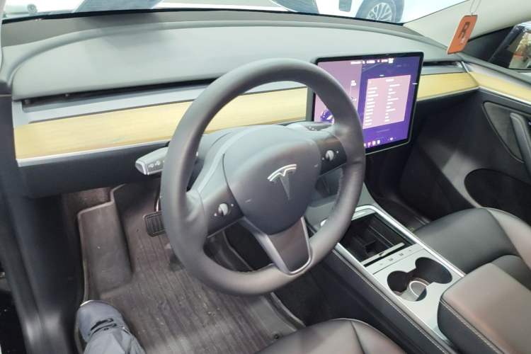 Used Tesla Model Y 2022 Revised Version Rear-Wheel Drive Center Console