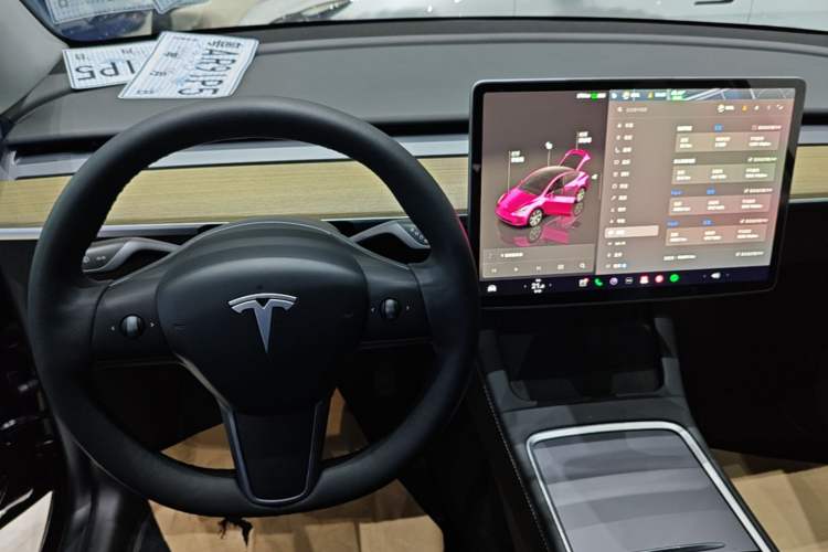 Used Tesla Model Y 2022 Revised Version Rear-Wheel Drive Center Console