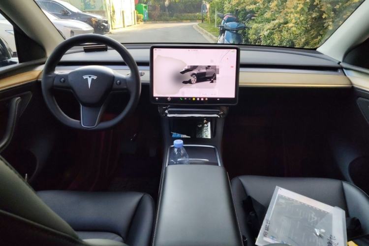 Used Tesla Model Y 2022 Revised Version Rear-Wheel Drive Center Console