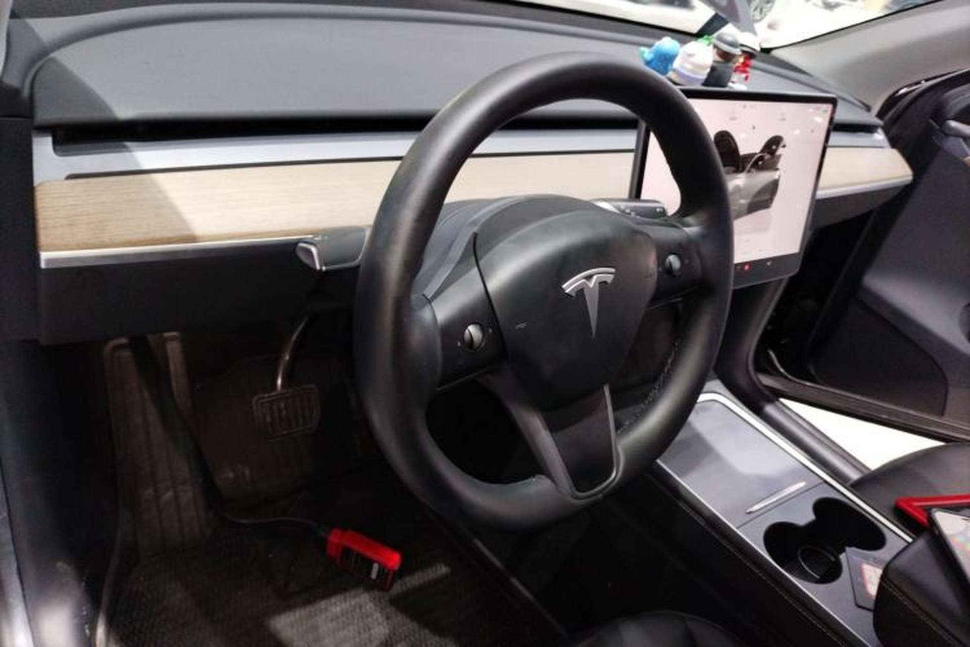 Used Tesla Model Y 2022 Rear-Wheel-Drive Version Center Console