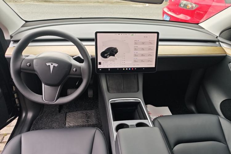 Used Tesla Model Y 2022 Revised Version Long-Range All-Wheel Drive Center Console