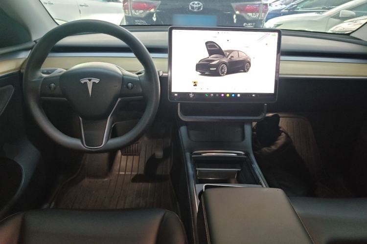 Used Tesla Model Y 2022 Long-Range All-Wheel-Drive Version Center Console