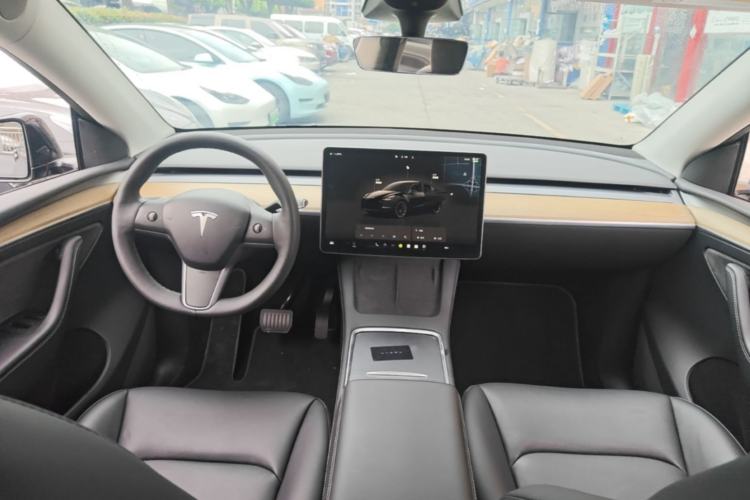 Used Tesla Model Y 2022 Rear-Wheel-Drive Version Center Console