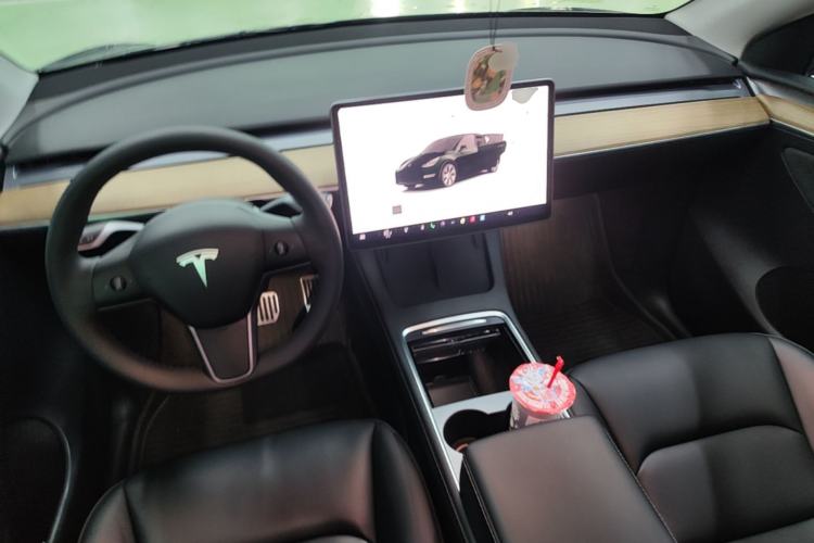 Used Tesla Model Y 2022 Rear-Wheel-Drive Version Center Console