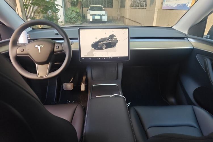 Used Tesla Model Y 2022 Revised Version Rear-Wheel Drive Center Console