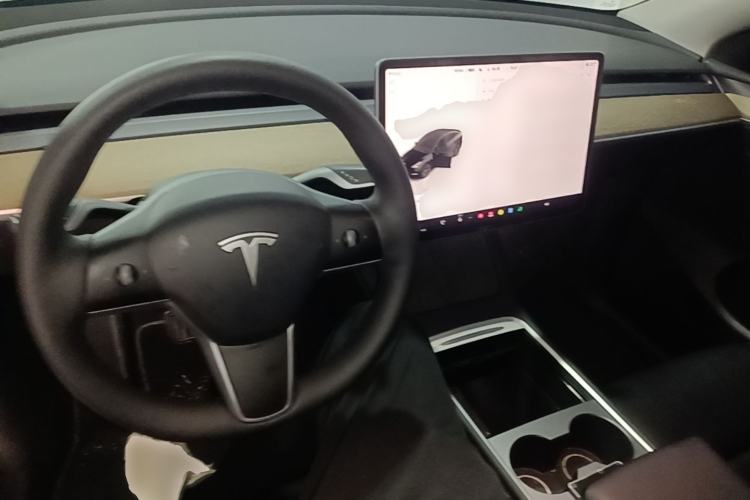 Used Tesla Model Y 2022 Rear-Wheel-Drive Version Center Console