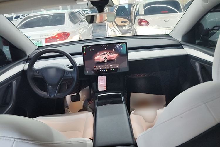 Used Tesla Model Y 2022 Rear-Wheel-Drive Version Center Console