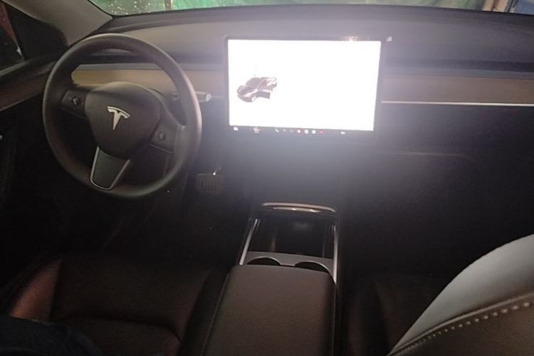 Used Tesla Model Y 2022 Rear-Wheel-Drive Version Center Console