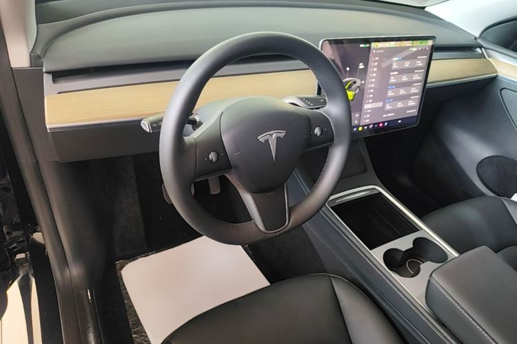 Used Tesla Model Y 2022 Revised Version Rear-Wheel Drive Center Console
