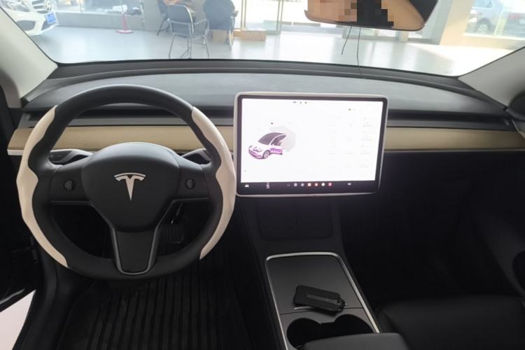 Used Tesla Model Y 2022 Revised Version Rear-Wheel Drive Center Console