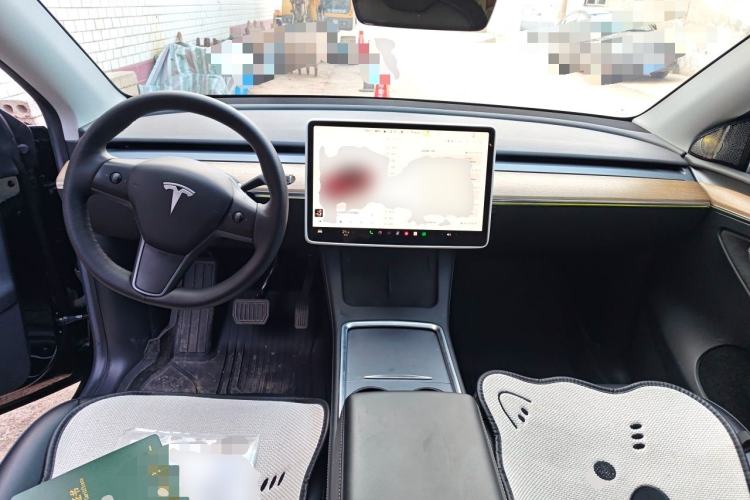 Used Tesla Model Y 2022 Rear-Wheel-Drive Version Center Console