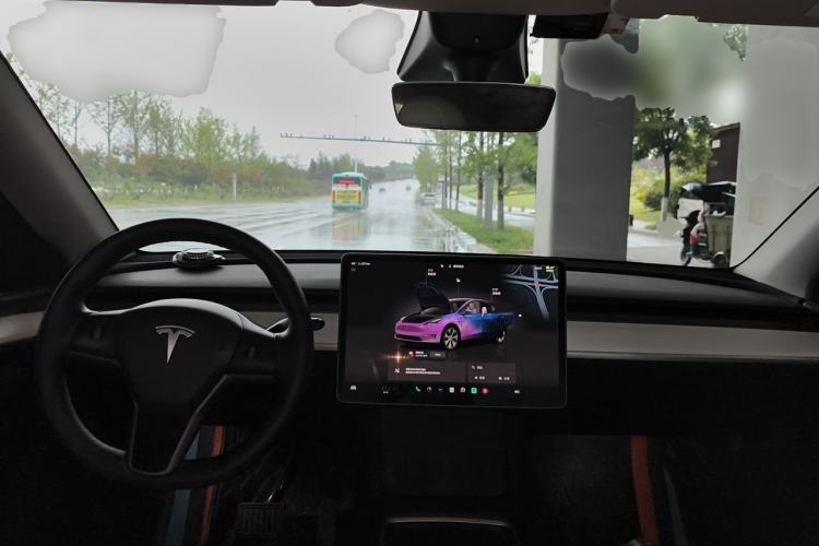 Used Tesla Model Y 2022 Rear-Wheel-Drive Version Center Console
