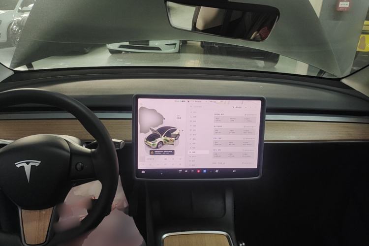 Used Tesla Model Y 2022 Long-Range All-Wheel-Drive Version Center Console