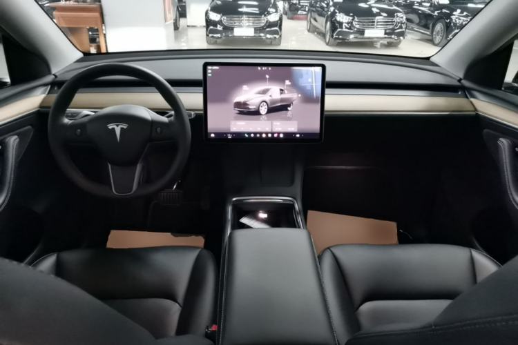 Used Tesla Model Y 2022 Rear-Wheel-Drive Version Center Console