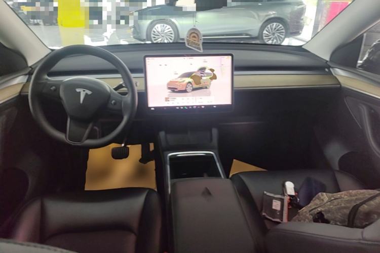 Used Tesla Model Y 2022 Rear-Wheel-Drive Version Center Console