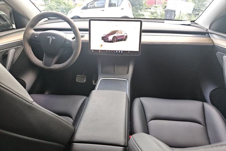 Used Tesla Model Y 2022 Rear-Wheel-Drive Version Center Console