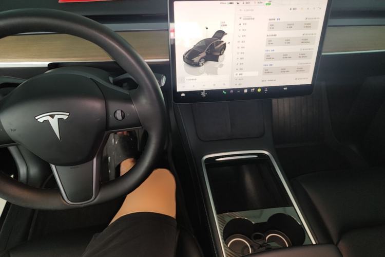 Used Tesla Model Y 2022 Rear-Wheel-Drive Version Center Console