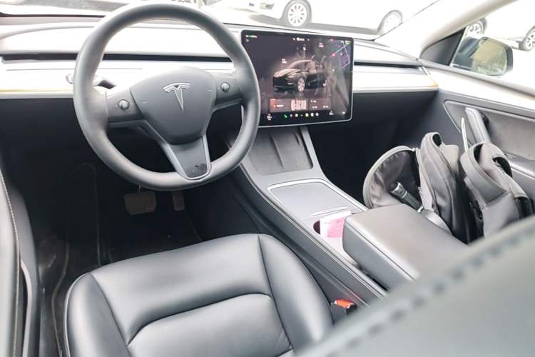 Used Tesla Model Y 2022 Rear-Wheel-Drive Version Center Console