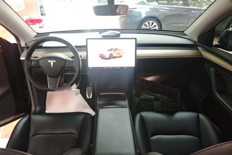 Used Tesla Model Y 2022 Revised Version Long-Range All-Wheel Drive Center Console