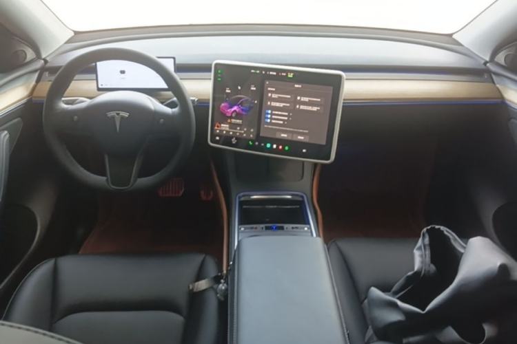 Used Tesla Model Y 2022 Revised Version Rear-Wheel Drive Center Console