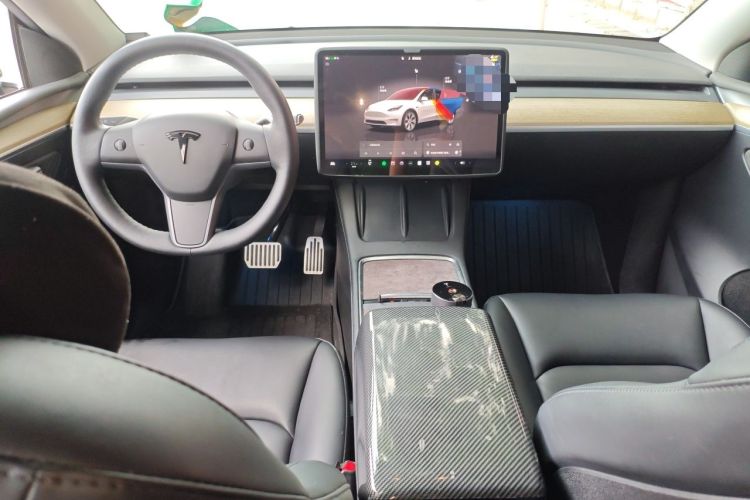 Used Tesla Model Y 2022 Rear-Wheel-Drive Version Center Console