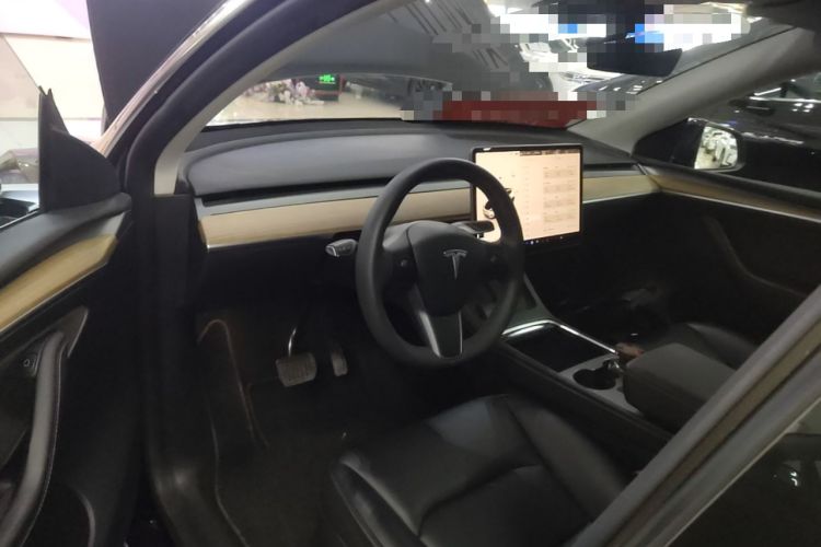 Used Tesla Model Y 2022 Rear-Wheel-Drive Version Center Console