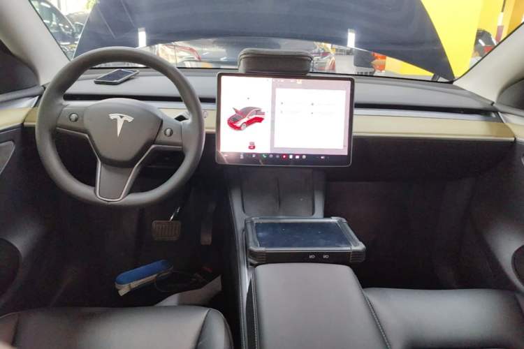 Used Tesla Model Y 2022 Revised Version Rear-Wheel Drive Center Console