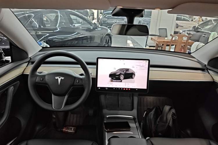 Used Tesla Model Y 2022 Rear-Wheel-Drive Version Center Console