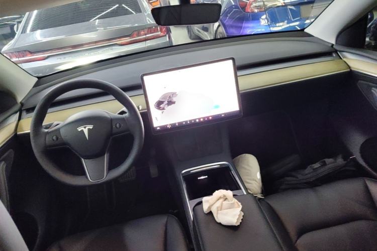 Used Tesla Model Y 2022 Revised Version Rear-Wheel Drive Center Console