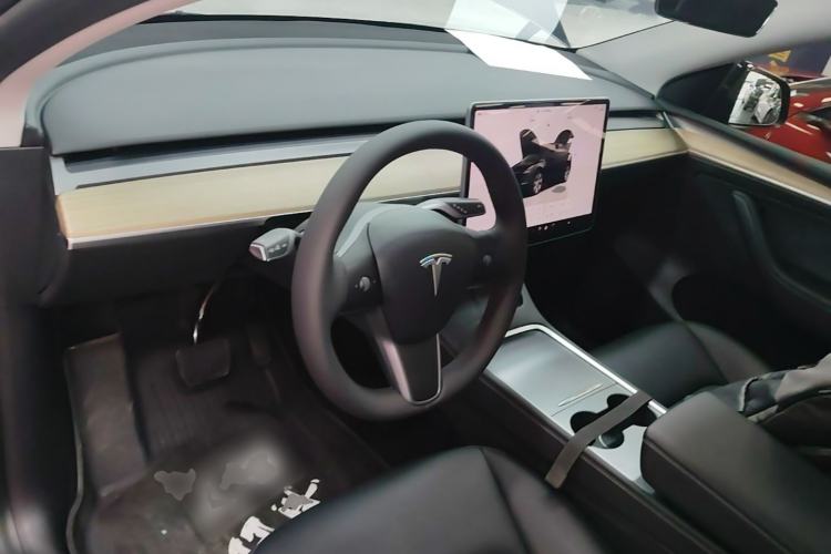 Used Tesla Model Y 2022 Revised Version Rear-Wheel Drive Center Console