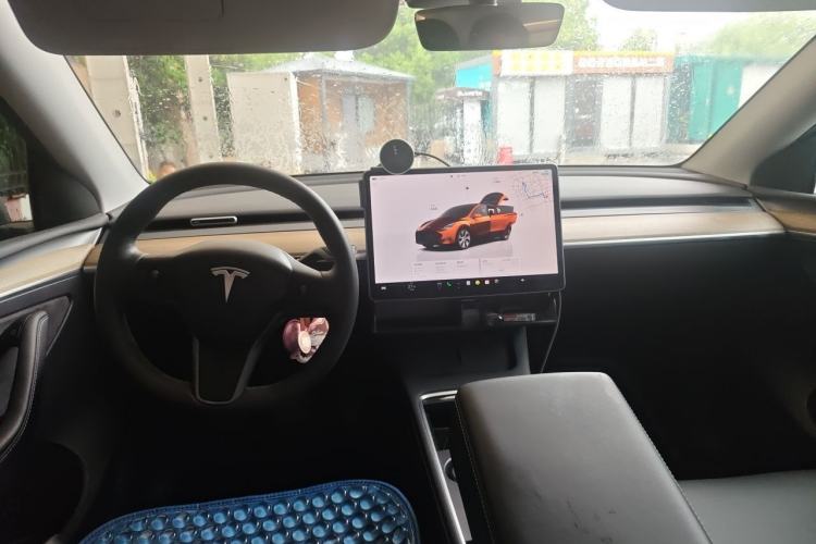 Used Tesla Model Y 2022 Revised Version Rear-Wheel Drive Center Console