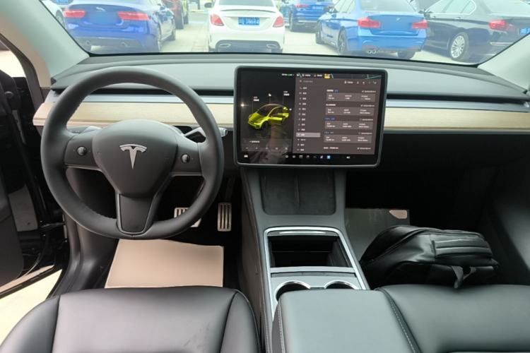 Used Tesla Model Y 2022 Rear-Wheel-Drive Version Center Console