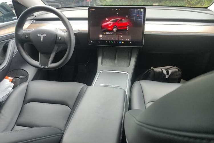 Used Tesla Model Y 2022 Rear-Wheel-Drive Version Center Console