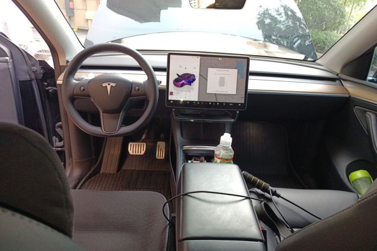 Used Tesla Model Y 2022 Performance High-Performance All-Wheel-Drive Version Center Console