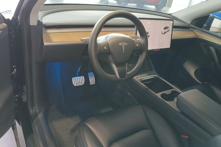 Used Tesla Model Y 2022 Performance High-Performance All-Wheel-Drive Version Center Console
